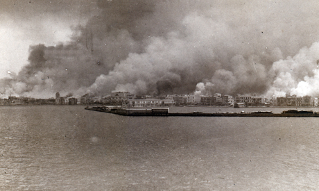 Coastal buildings of Smyrna in smoke, September, 1922 AGMI collection 