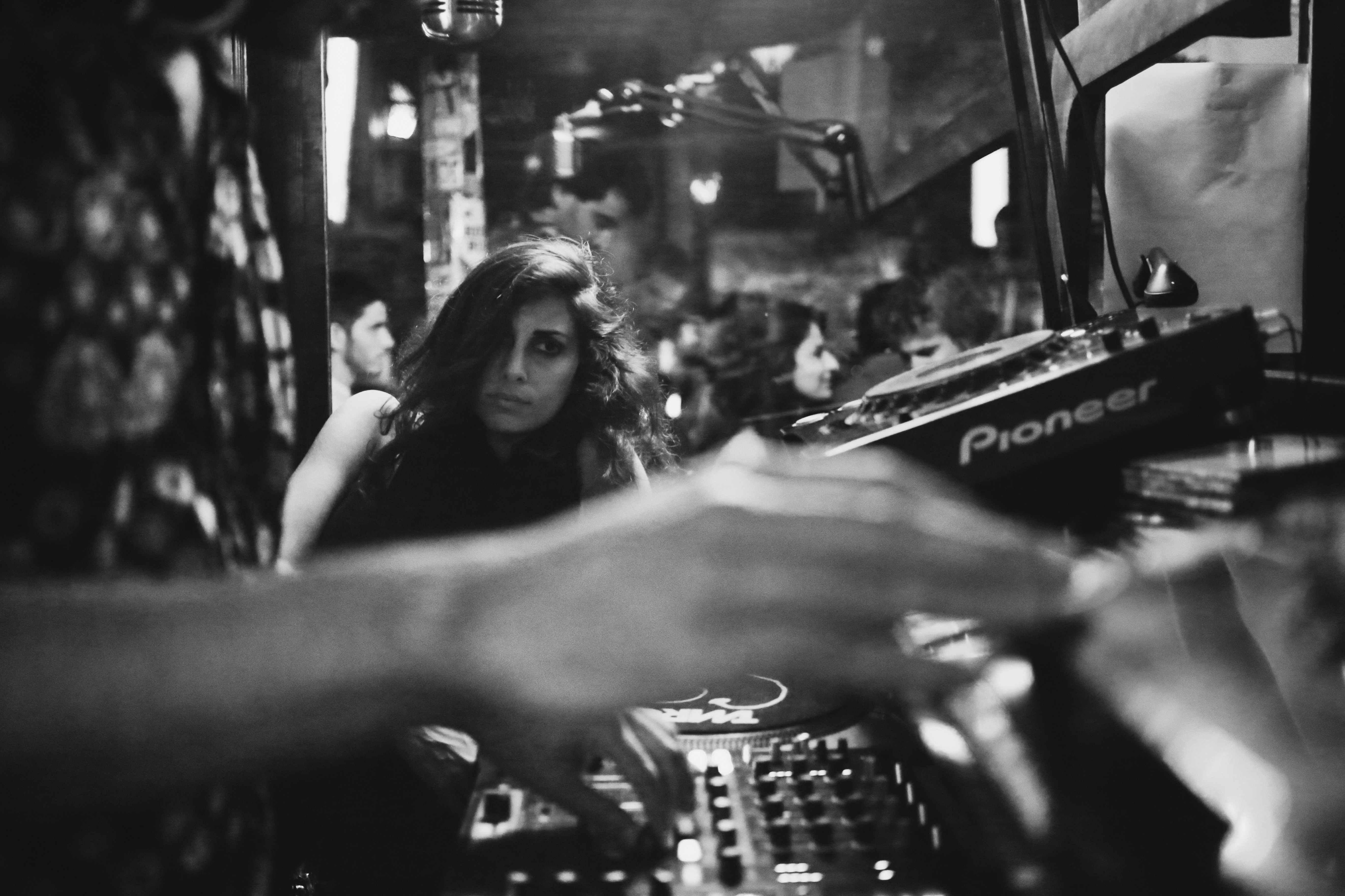 DJ with Yasmine Hamdan Photo by Nicolas Hrycaj 